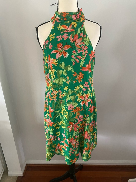 Vince Camuto Dresses & Skirts - Vince Camuto size 4 high neck sleeveless dress